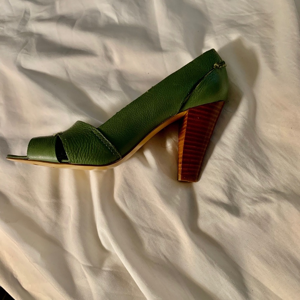 Never worn emerald chunky heel peep toe pumps.